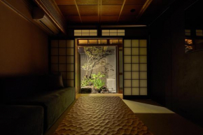 YADORU KYOTO HANARE Tsukikage No Yado